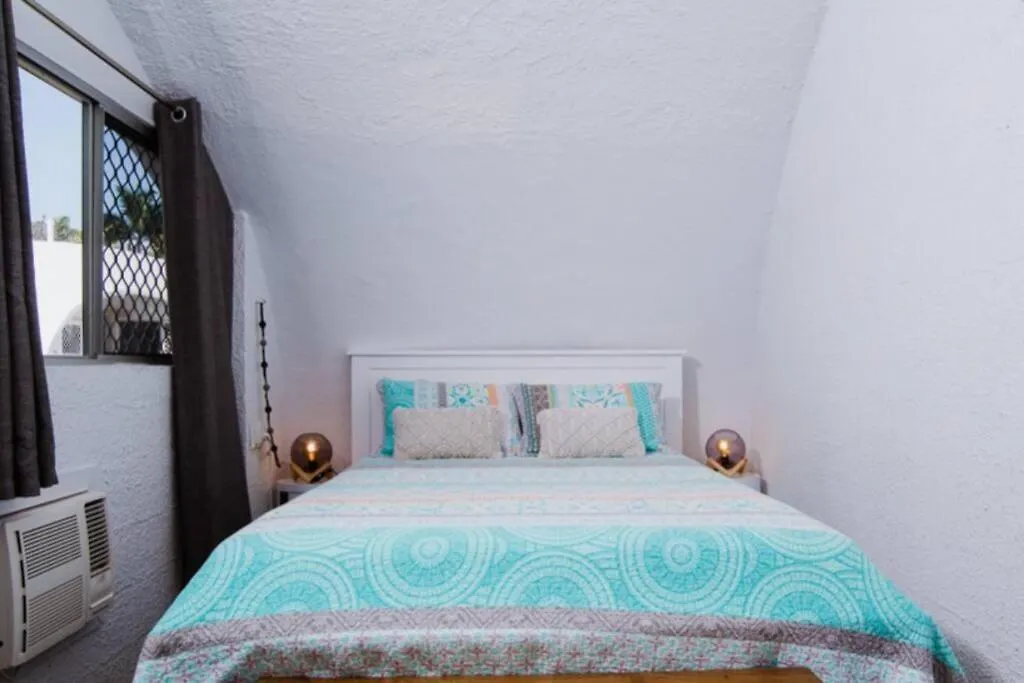 Apartment 1 Bedroom Famous Beach-Front Dome At Trinity Beach, Sleeps 4